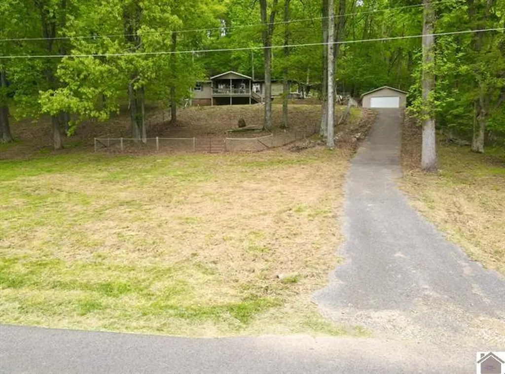 40 Oriole Drive Eddyville KY 42038