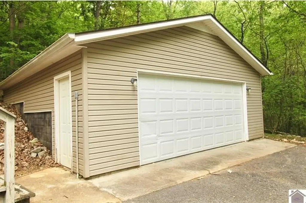 40 Oriole Drive Eddyville KY 42038