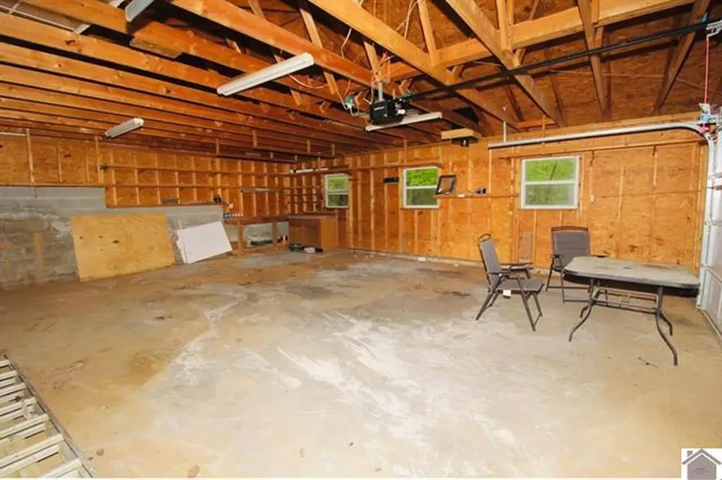 40 Oriole Drive Eddyville KY 42038