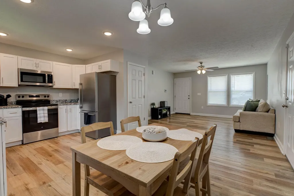 30 Hughes Avenue Winchester KY 40391