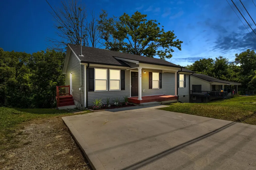 30 Hughes Avenue Winchester KY 40391