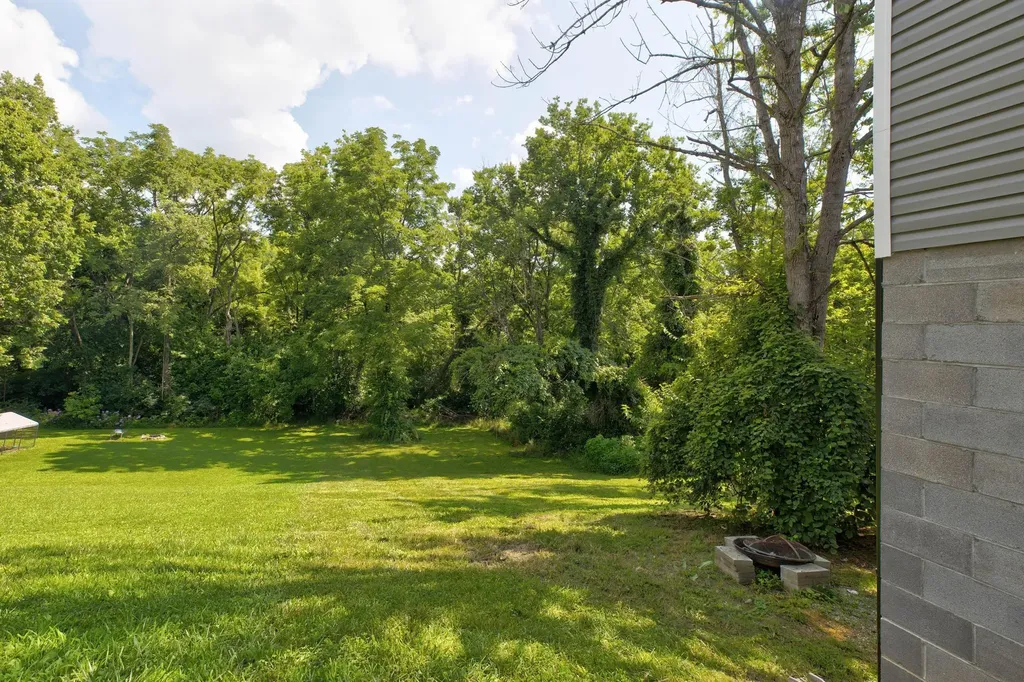 30 Hughes Avenue Winchester KY 40391