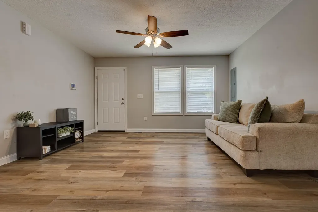 30 Hughes Avenue Winchester KY 40391