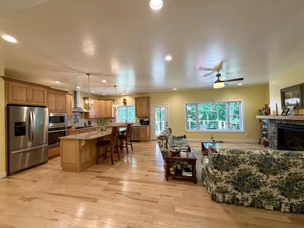 172 Periwinkle Hill Road Cadiz KY 42211