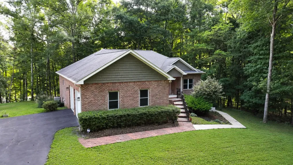 172 Periwinkle Hill Road Cadiz KY 42211