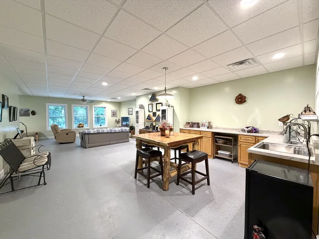 172 Periwinkle Hill Road Cadiz KY 42211