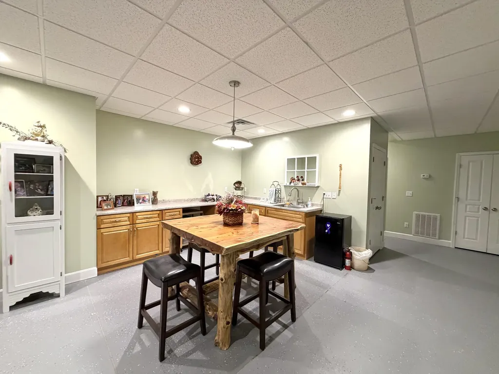 172 Periwinkle Hill Road Cadiz KY 42211