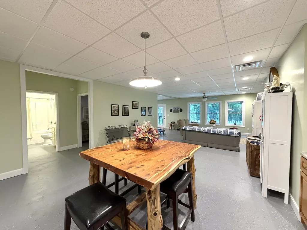 172 Periwinkle Hill Road Cadiz KY 42211