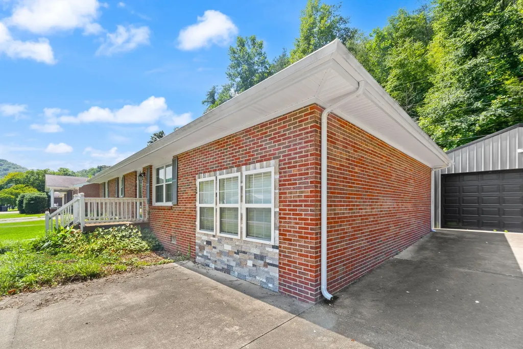 171 Clark Drive Prestonsburg KY 41653