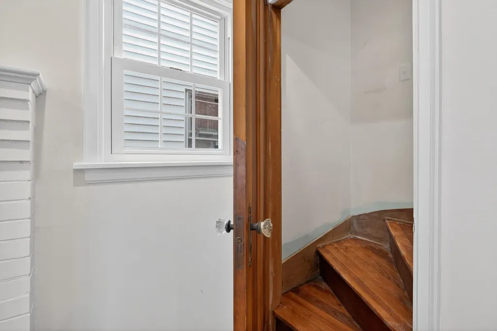 27 W 19th Street Paris KY 40361