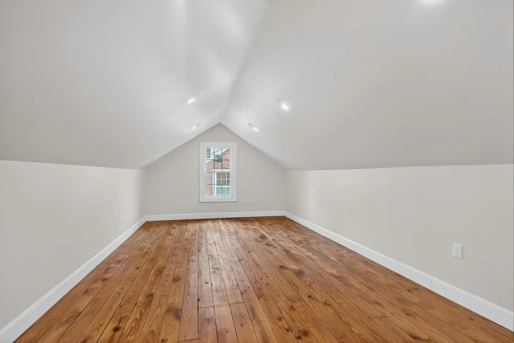 27 W 19th Street Paris KY 40361
