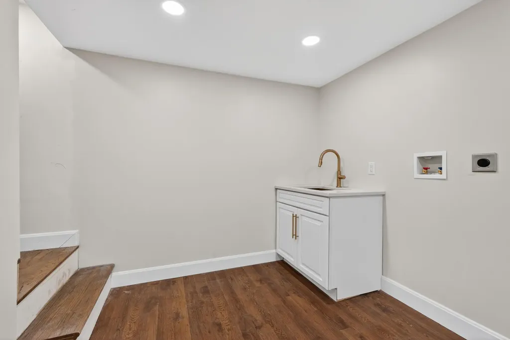 27 W 19th Street Paris KY 40361