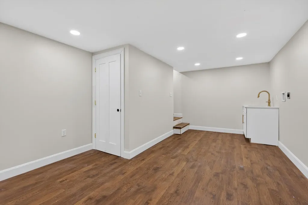 27 W 19th Street Paris KY 40361