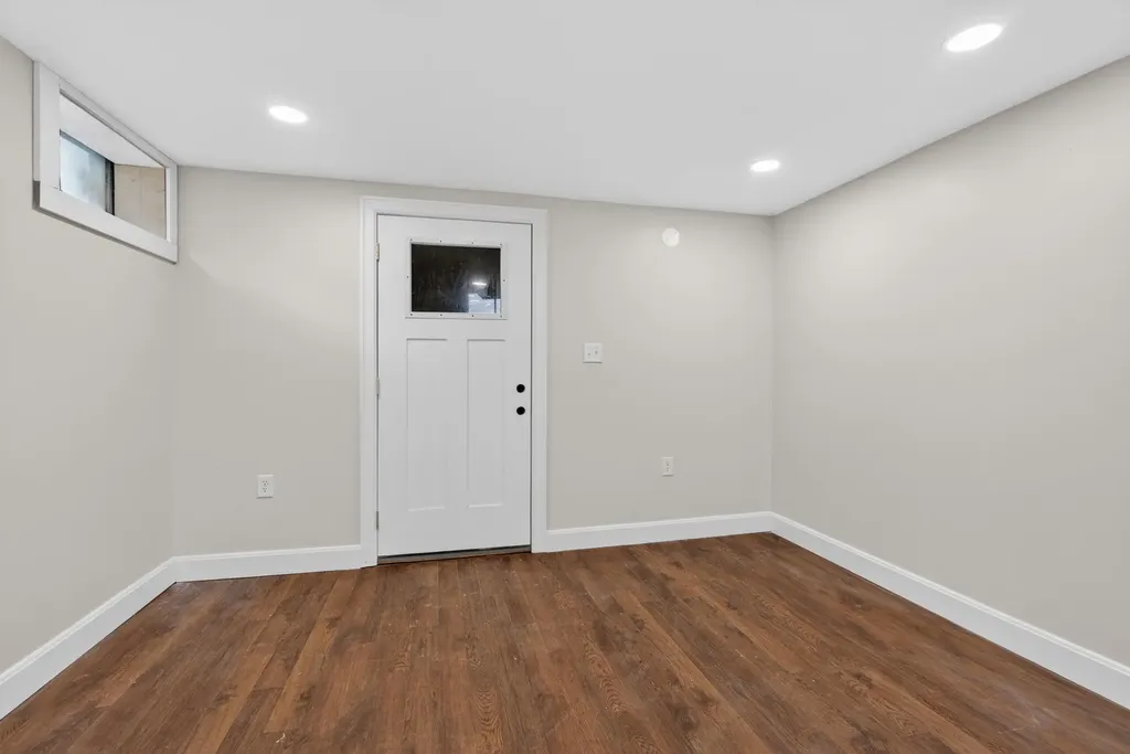 27 W 19th Street Paris KY 40361