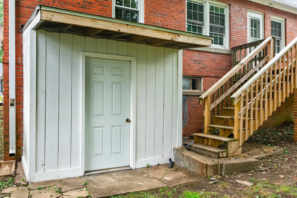 27 W 19th Street Paris KY 40361