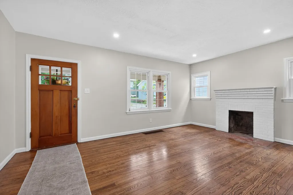 27 W 19th Street Paris KY 40361