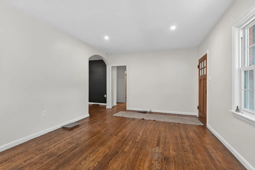 27 W 19th Street Paris KY 40361