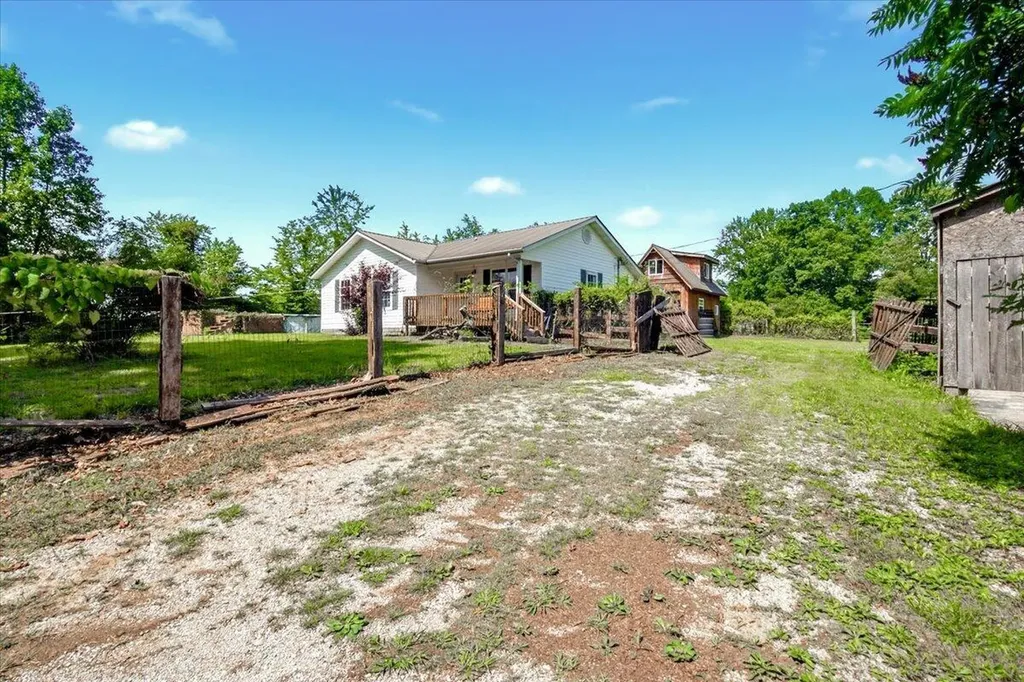 82 Hansen Road Pine Knot KY 42635