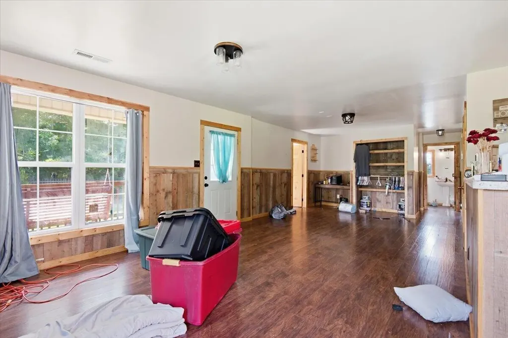 82 Hansen Road Pine Knot KY 42635