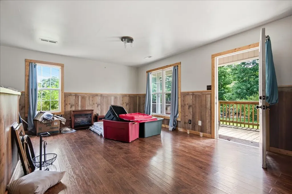 82 Hansen Road Pine Knot KY 42635