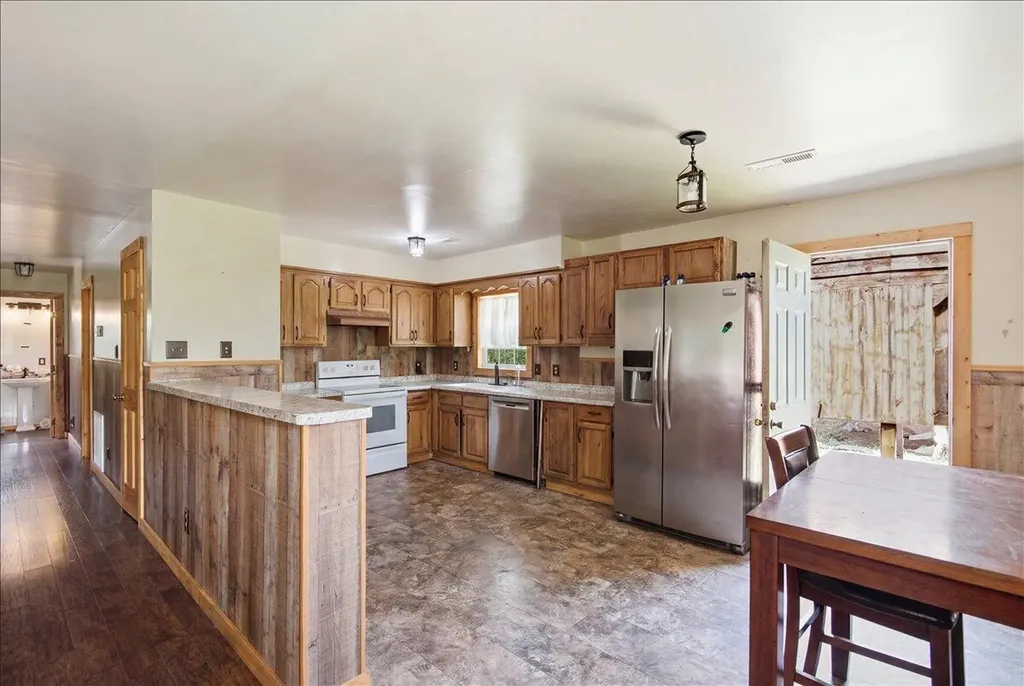 82 Hansen Road Pine Knot KY 42635