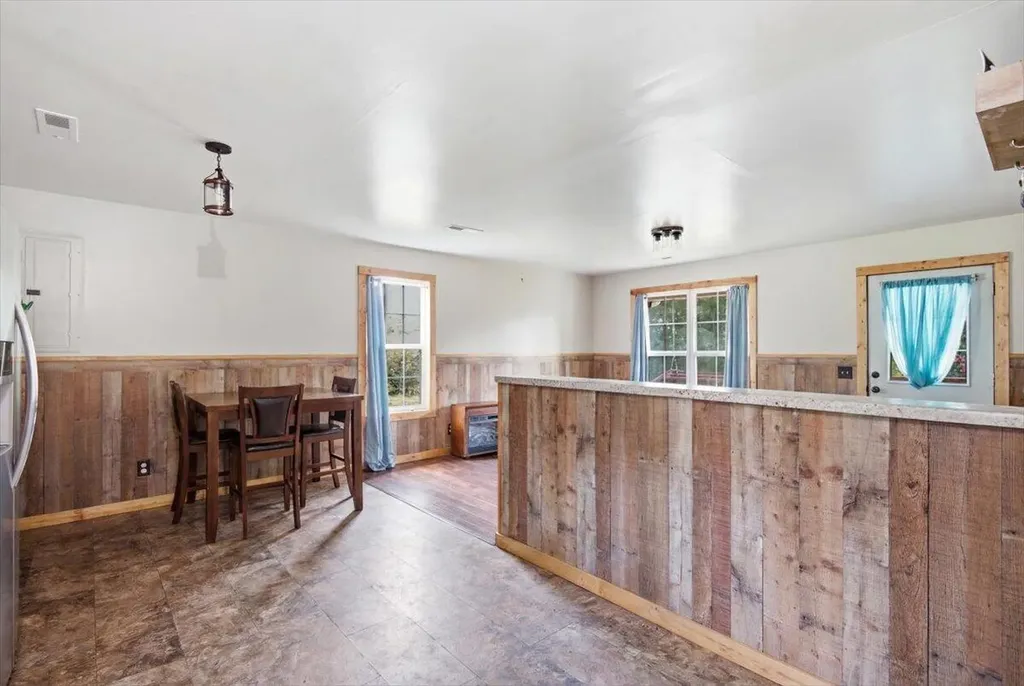 82 Hansen Road Pine Knot KY 42635