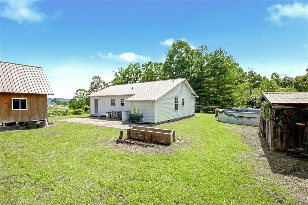 82 Hansen Road Pine Knot KY 42635