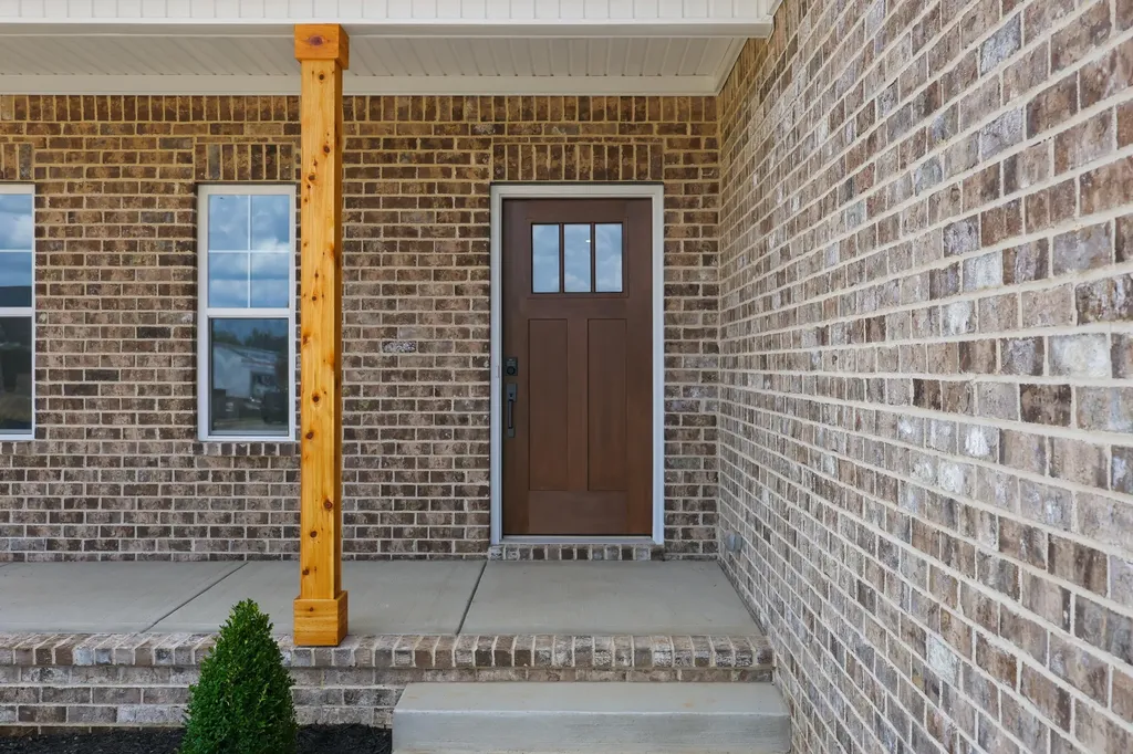 104 Madison Avenue Nicholasville KY 40356