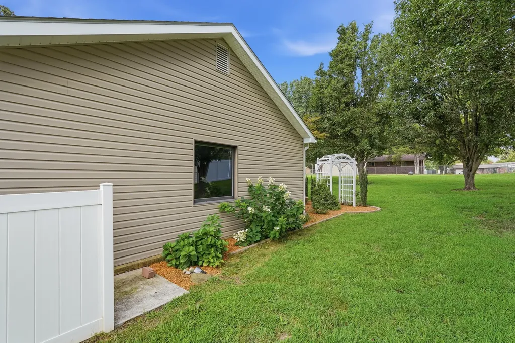 121 Kyabram Drive Benton KY 42025