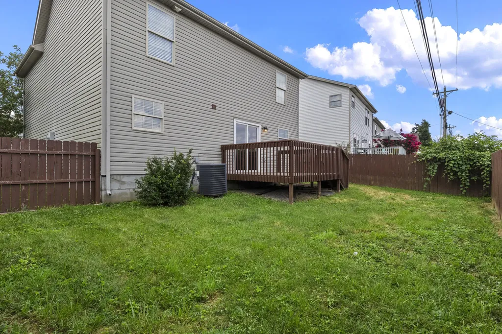232 Christopher Drive Nicholasville KY 40356