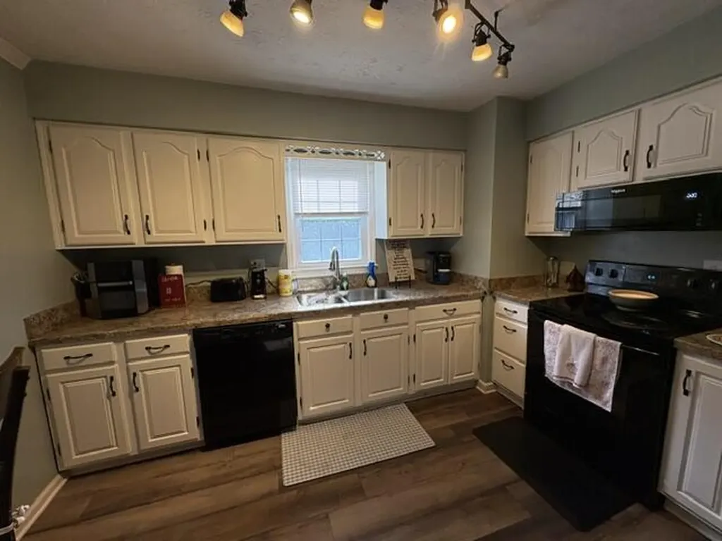772 Colonial Trace Frankfort KY 40601