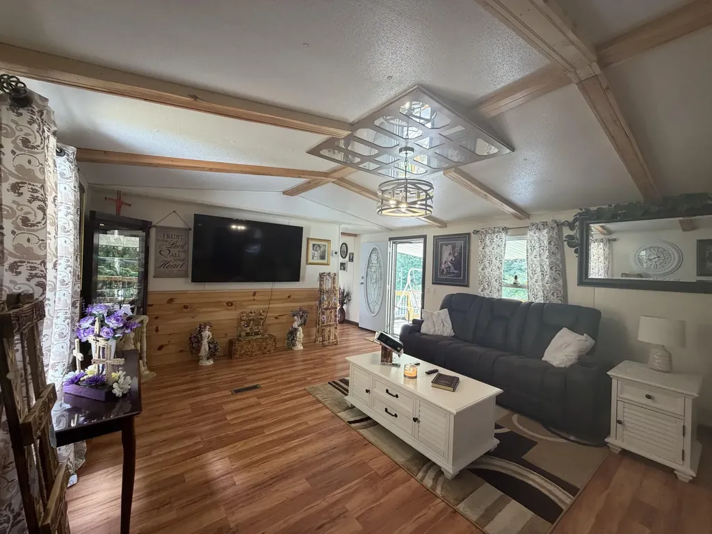 60 Beech Grove Lane Harlan KY 40831