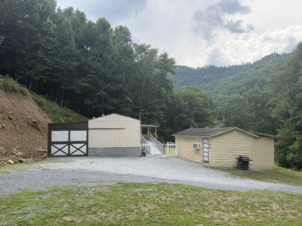 60 Beech Grove Lane Harlan KY 40831