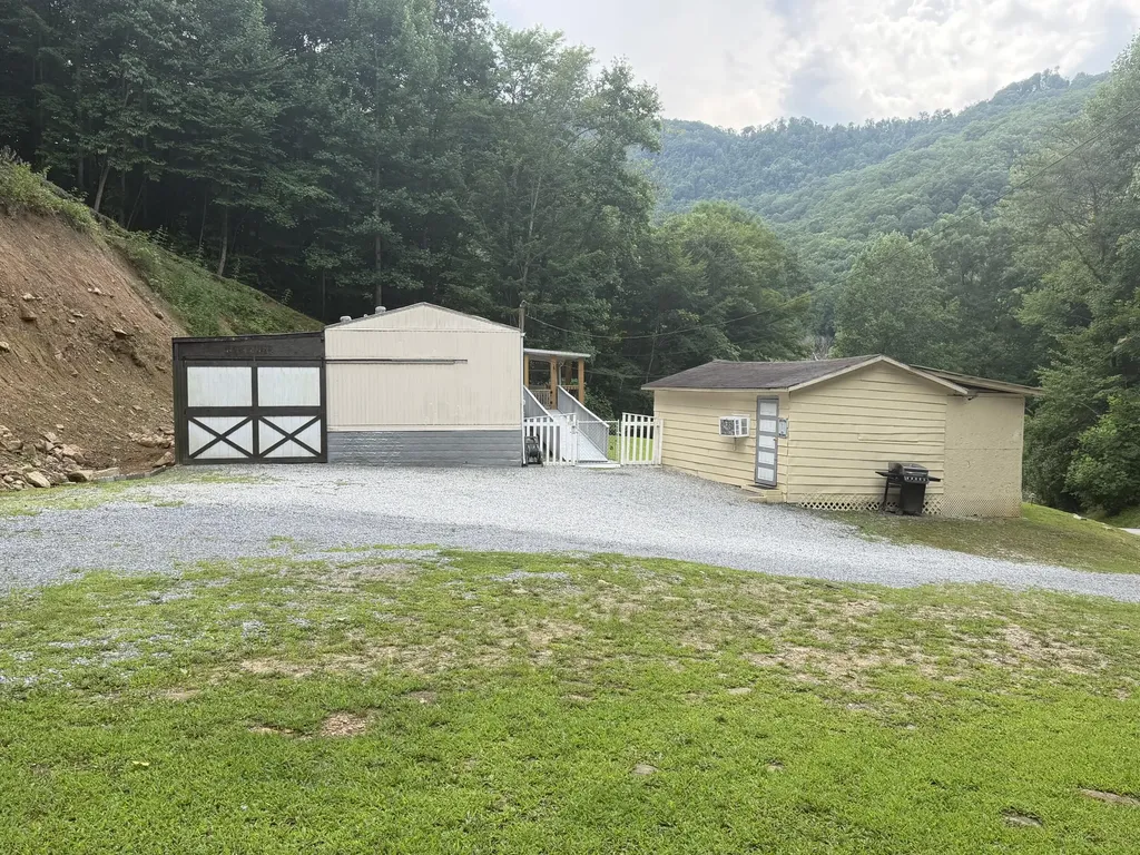 60 Beech Grove Lane Harlan KY 40831