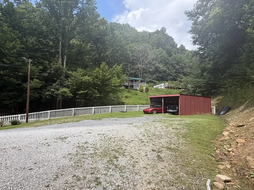 60 Beech Grove Lane Harlan KY 40831