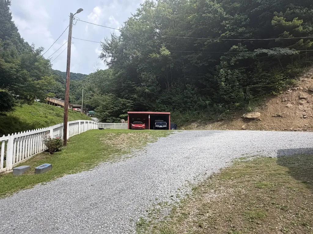 60 Beech Grove Lane Harlan KY 40831