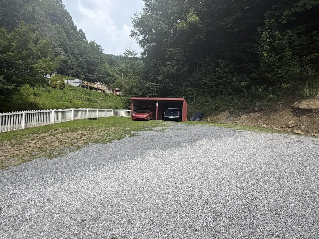 60 Beech Grove Lane Harlan KY 40831