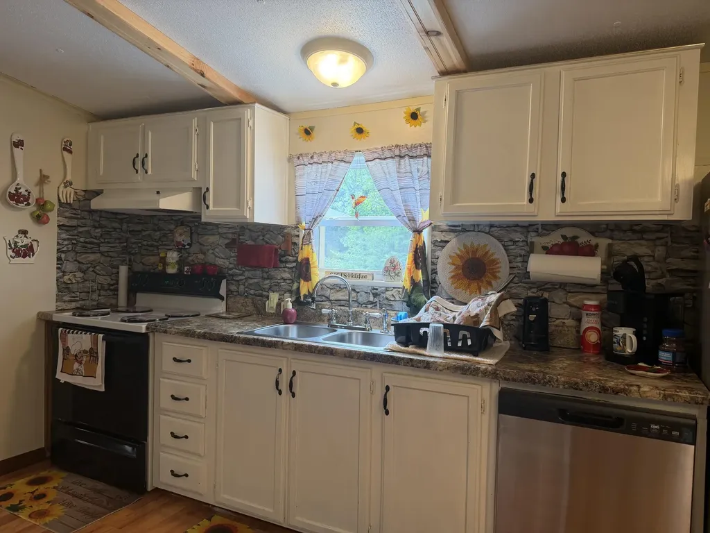 60 Beech Grove Lane Harlan KY 40831