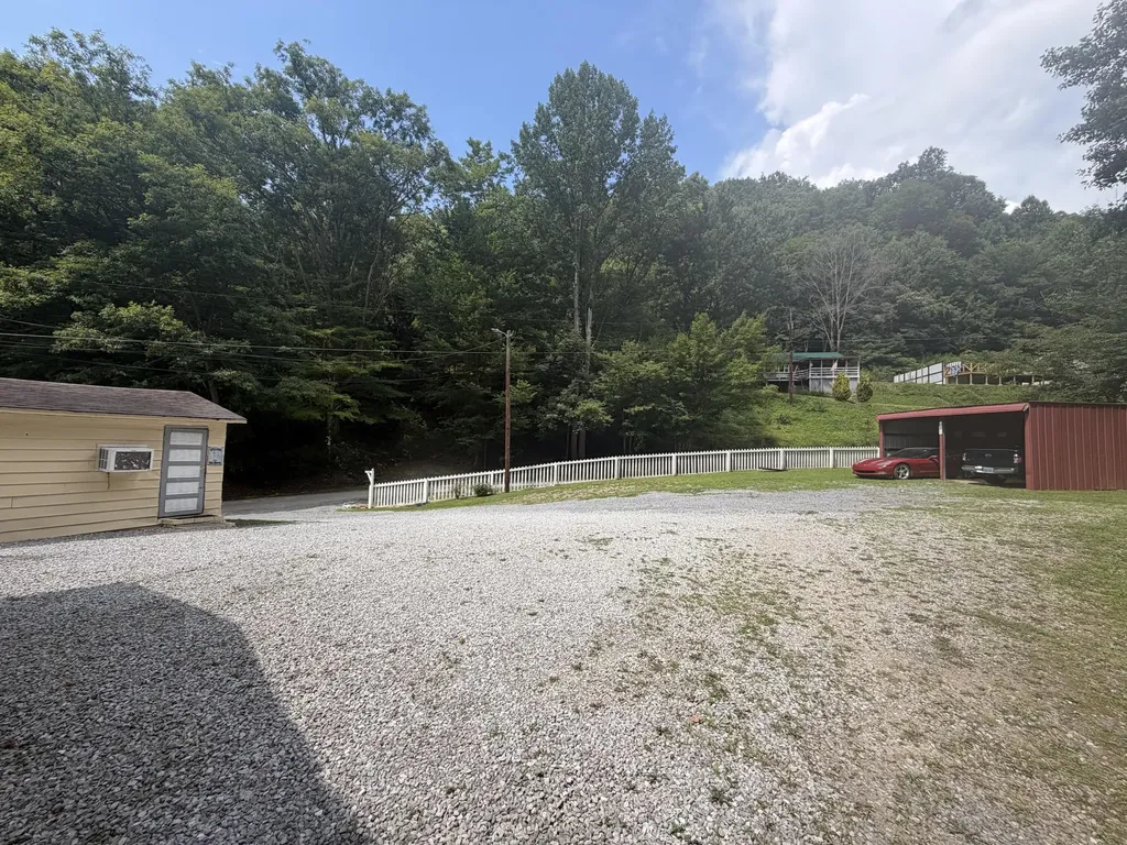 60 Beech Grove Lane Harlan KY 40831