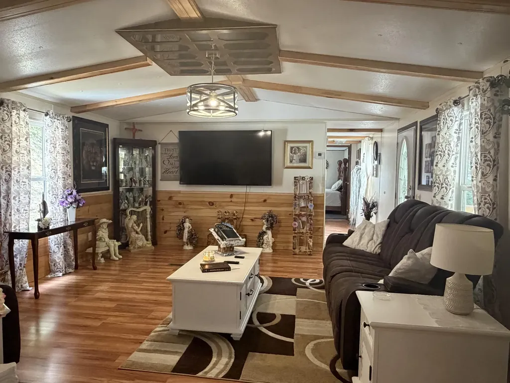 60 Beech Grove Lane Harlan KY 40831