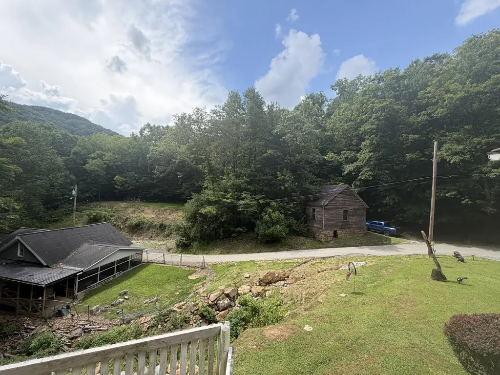 60 Beech Grove Lane Harlan KY 40831