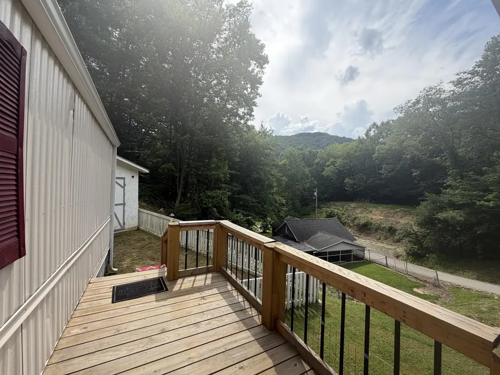60 Beech Grove Lane Harlan KY 40831