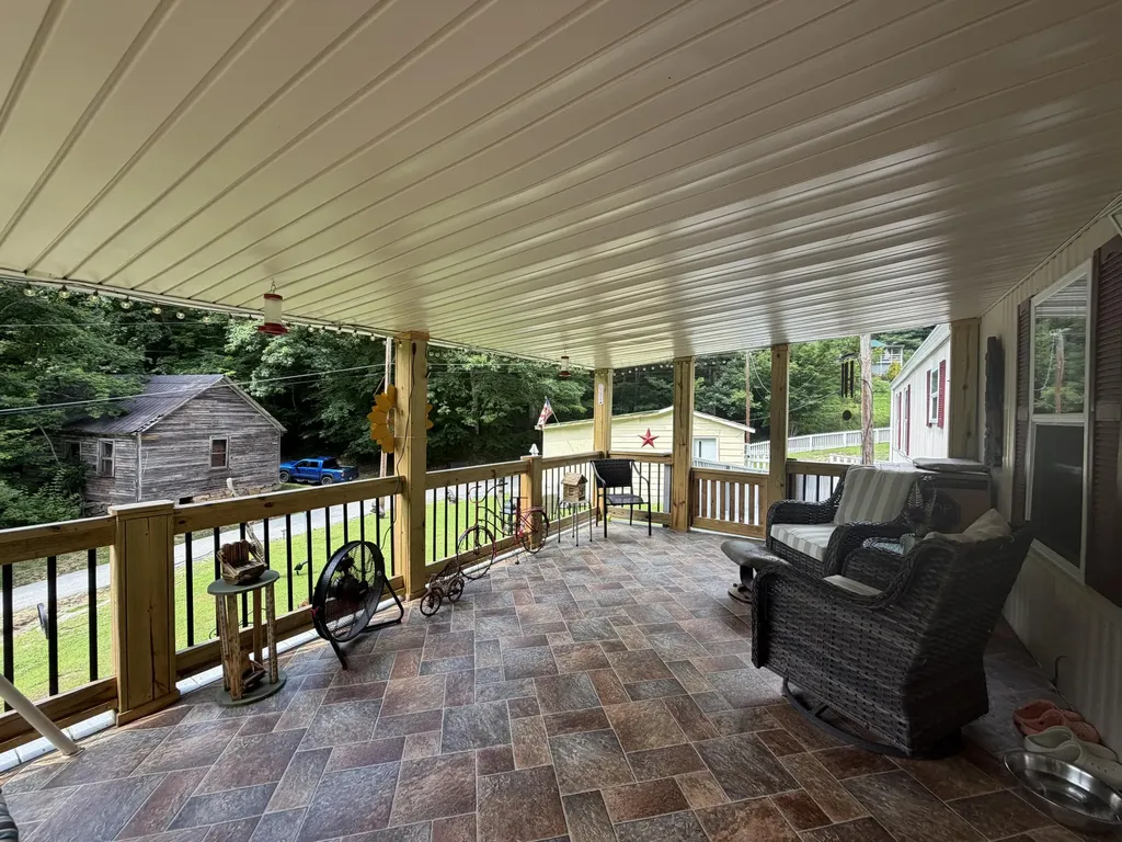 60 Beech Grove Lane Harlan KY 40831