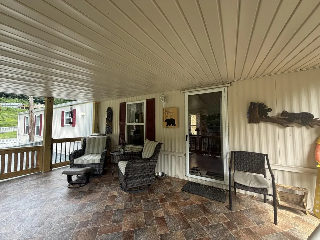 60 Beech Grove Lane Harlan KY 40831