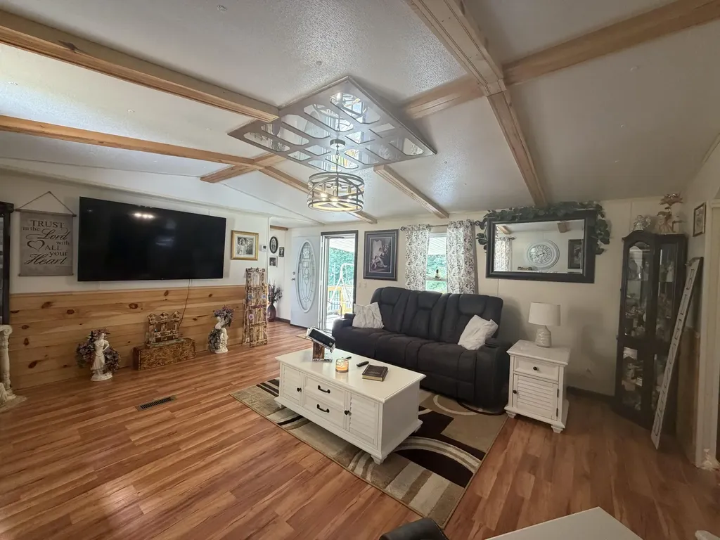 60 Beech Grove Lane Harlan KY 40831
