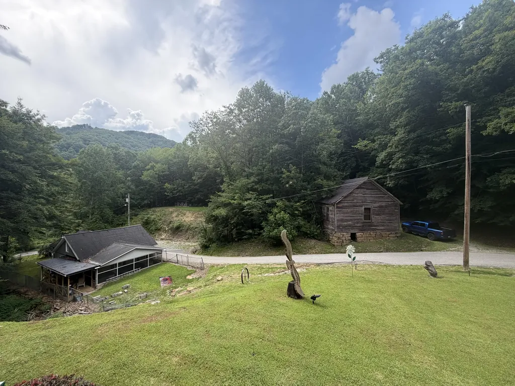 60 Beech Grove Lane Harlan KY 40831
