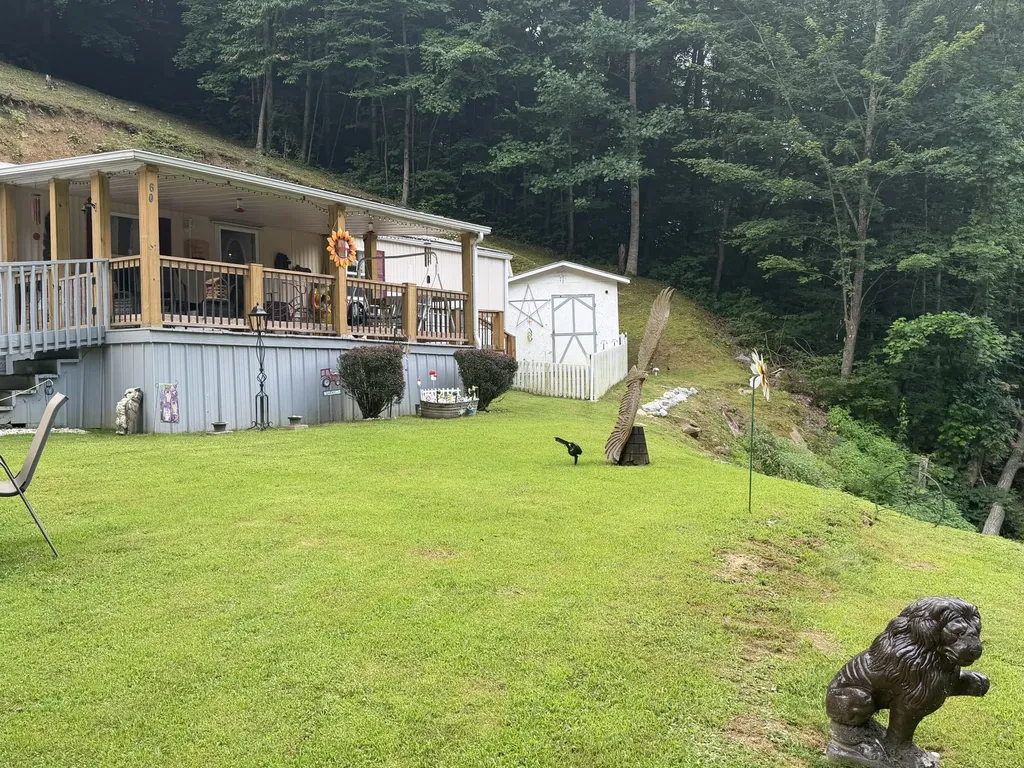 60 Beech Grove Lane Harlan KY 40831