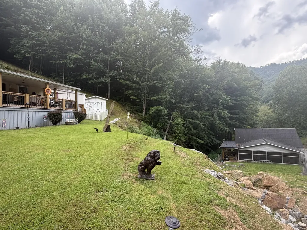 60 Beech Grove Lane Harlan KY 40831