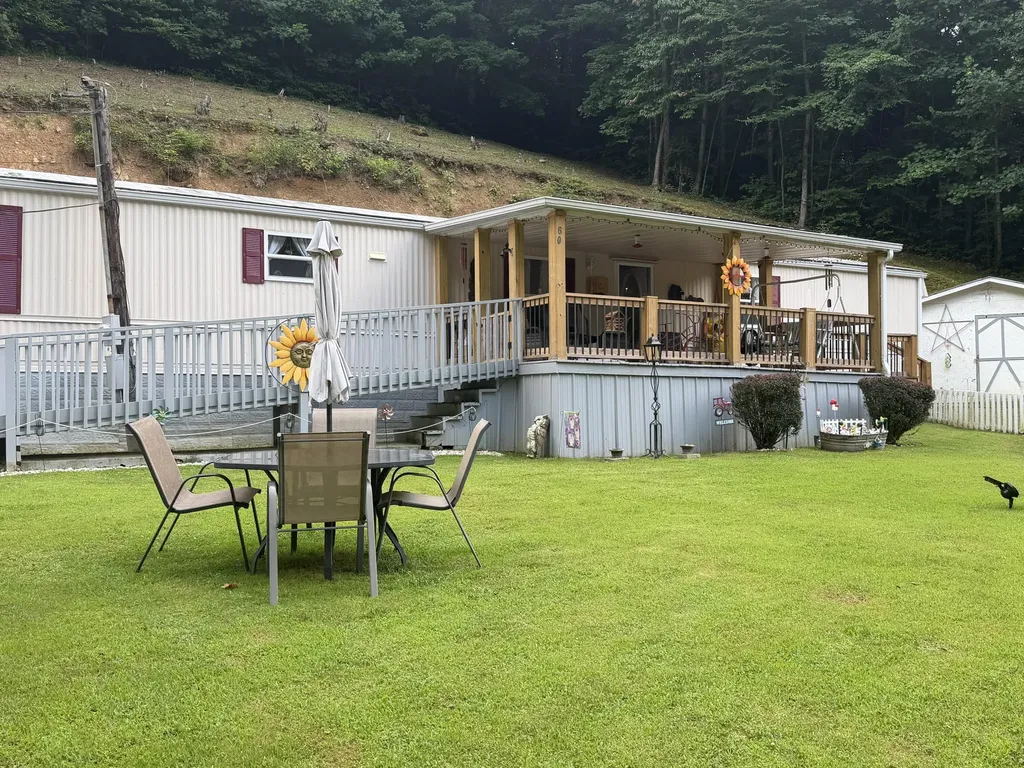 60 Beech Grove Lane Harlan KY 40831