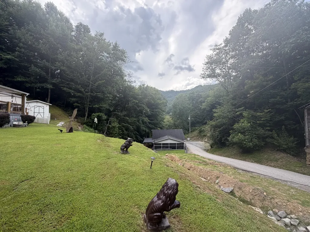 60 Beech Grove Lane Harlan KY 40831